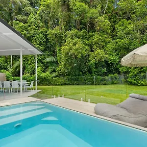 https://amiri-on-holbrook-pet-friendly.queenslandhotels.net